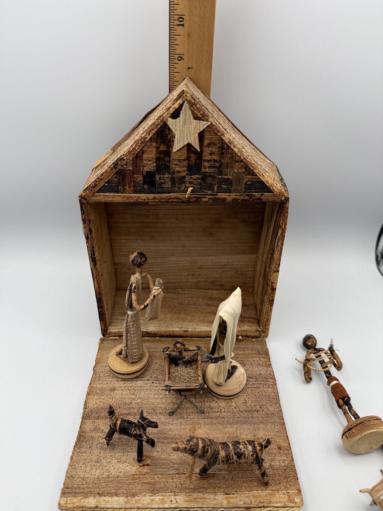 African Banana Fiber Art Nativity Set w/Stable 12 pieces /ro