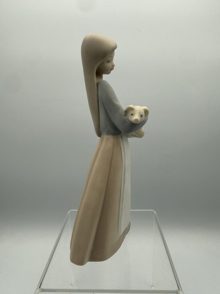 VTG Lladro #1011 “Girl with PIg” Figurine Retired Matte Finish /ro