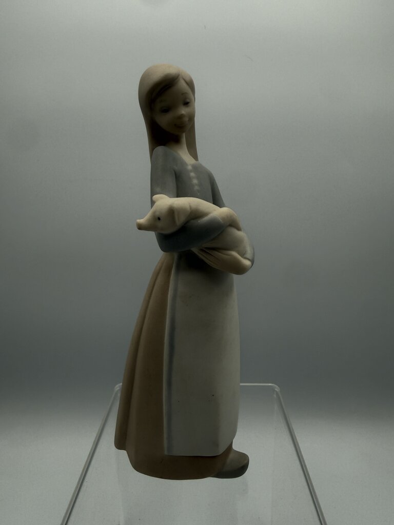 VTG Lladro #1011 “Girl with PIg” Figurine Retired Matte Finish /ro