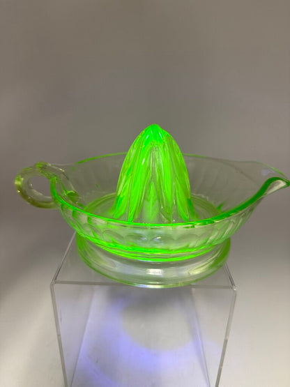 VTG Depression Green Uranium Glass Citrus Juicer /roh