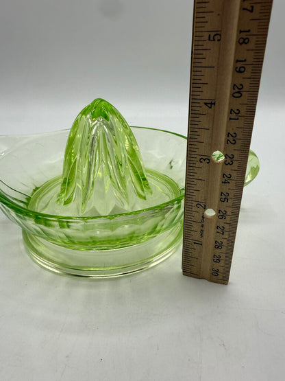 VTG Depression Green Uranium Glass Citrus Juicer /roh