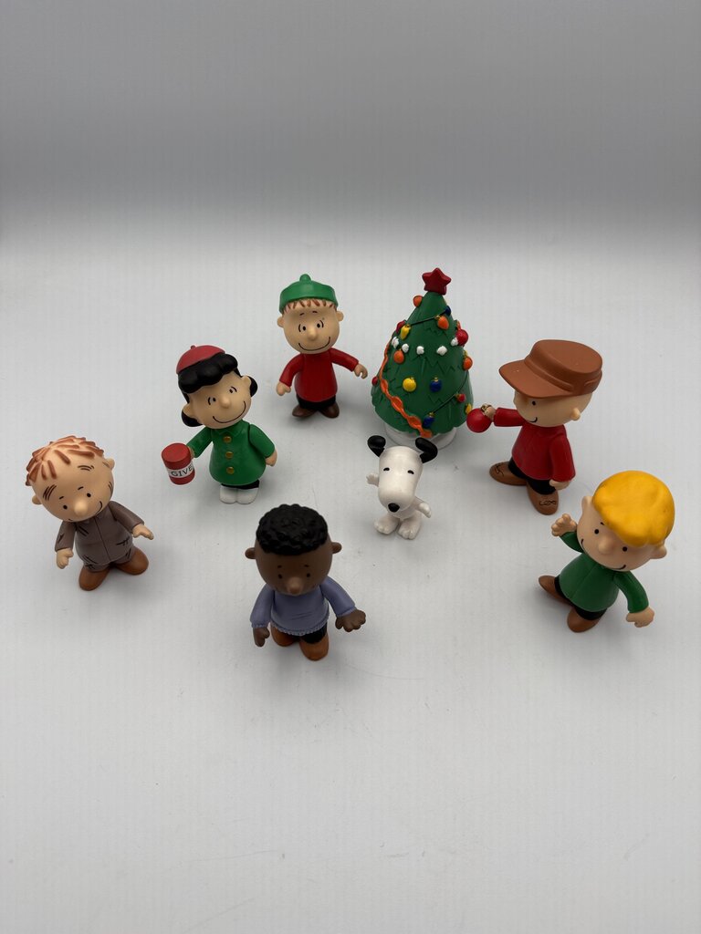 Peanuts/Charlie Brown Mini Figure Set of 8 pieces /ro