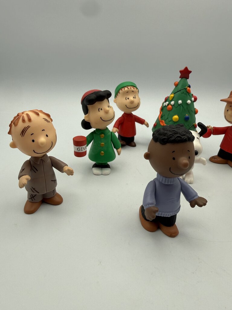 Peanuts/Charlie Brown Mini Figure Set of 8 pieces /ro