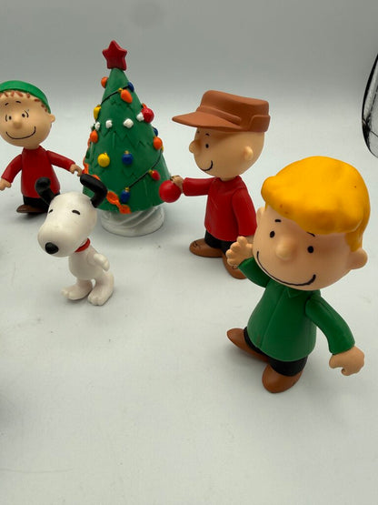 Peanuts/Charlie Brown Mini Figure Set of 8 pieces /ro