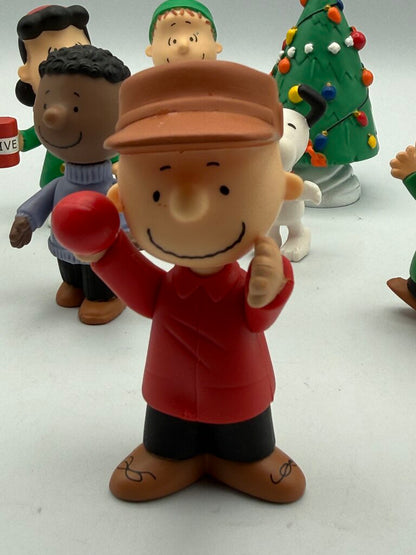 Peanuts/Charlie Brown Mini Figure Set of 8 pieces /ro