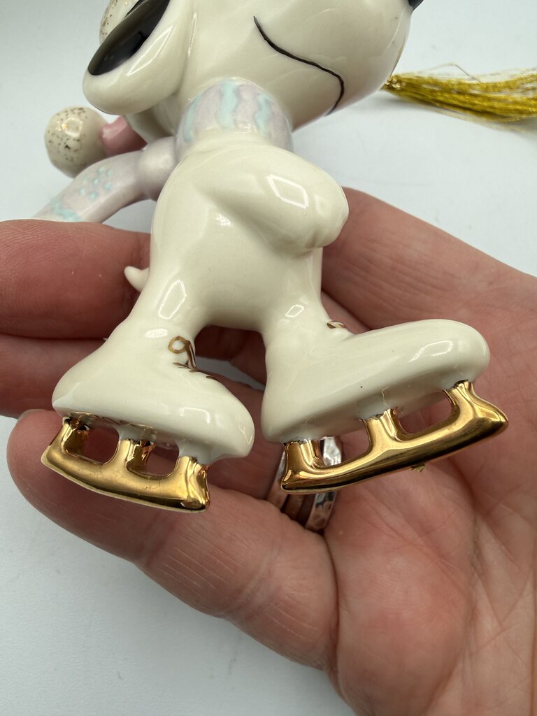 Lenox Classics 2002 Snoopy’s Skating Friend Ornament /ro
