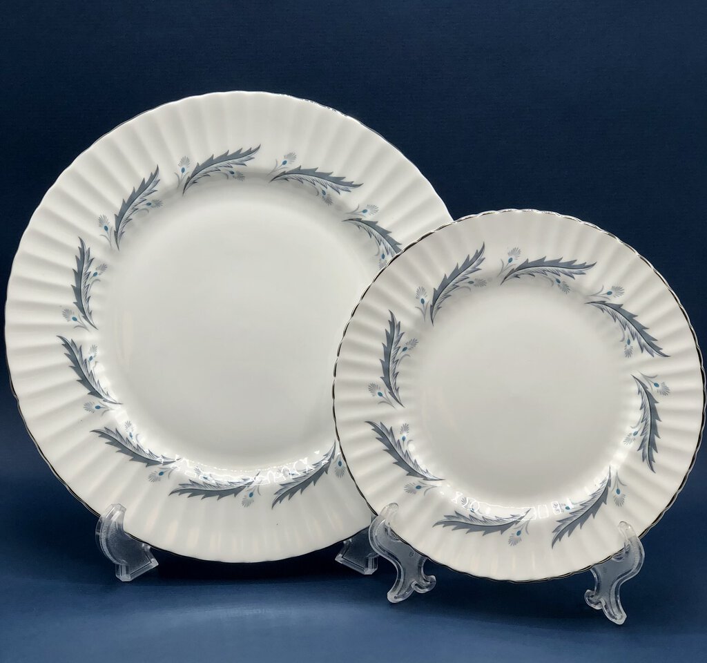 Set of 2 Paragon Bridal Leaf Plates /b