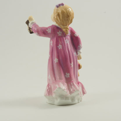 Royal Doulton “Time For Bed” HN3762 Porcelain Figurine /b