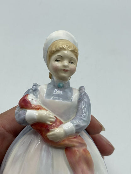 Royal Doulton Porcelain Figurine “The Rag Doll” HN2142 Made in England 1953 /r