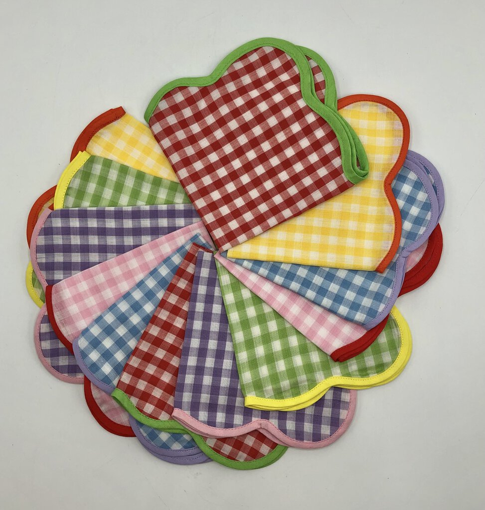 Vintage Set of 12 Scallop Edge Gingham Napkins /b