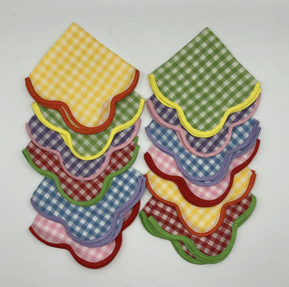 Vintage Set of 12 Scallop Edge Gingham Napkins /b