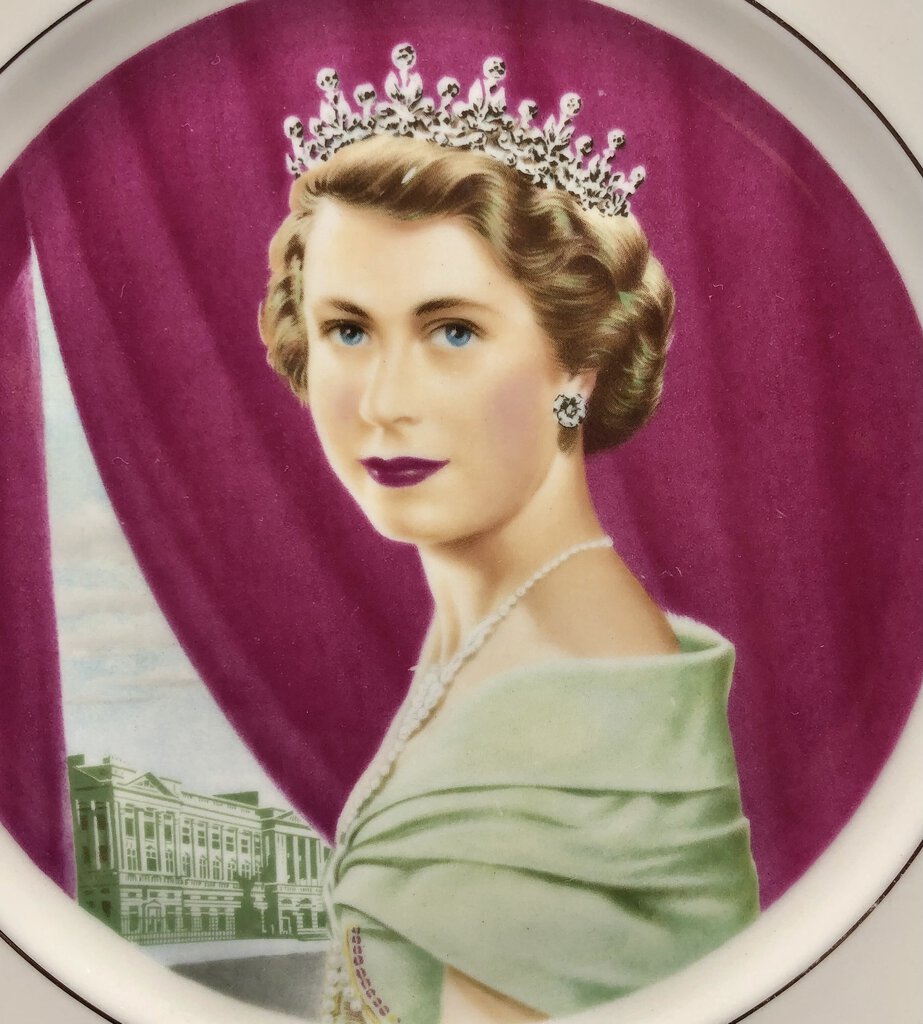 1953 Queen Elizabeth II Commemorative Coronation Plate Walker True China /b