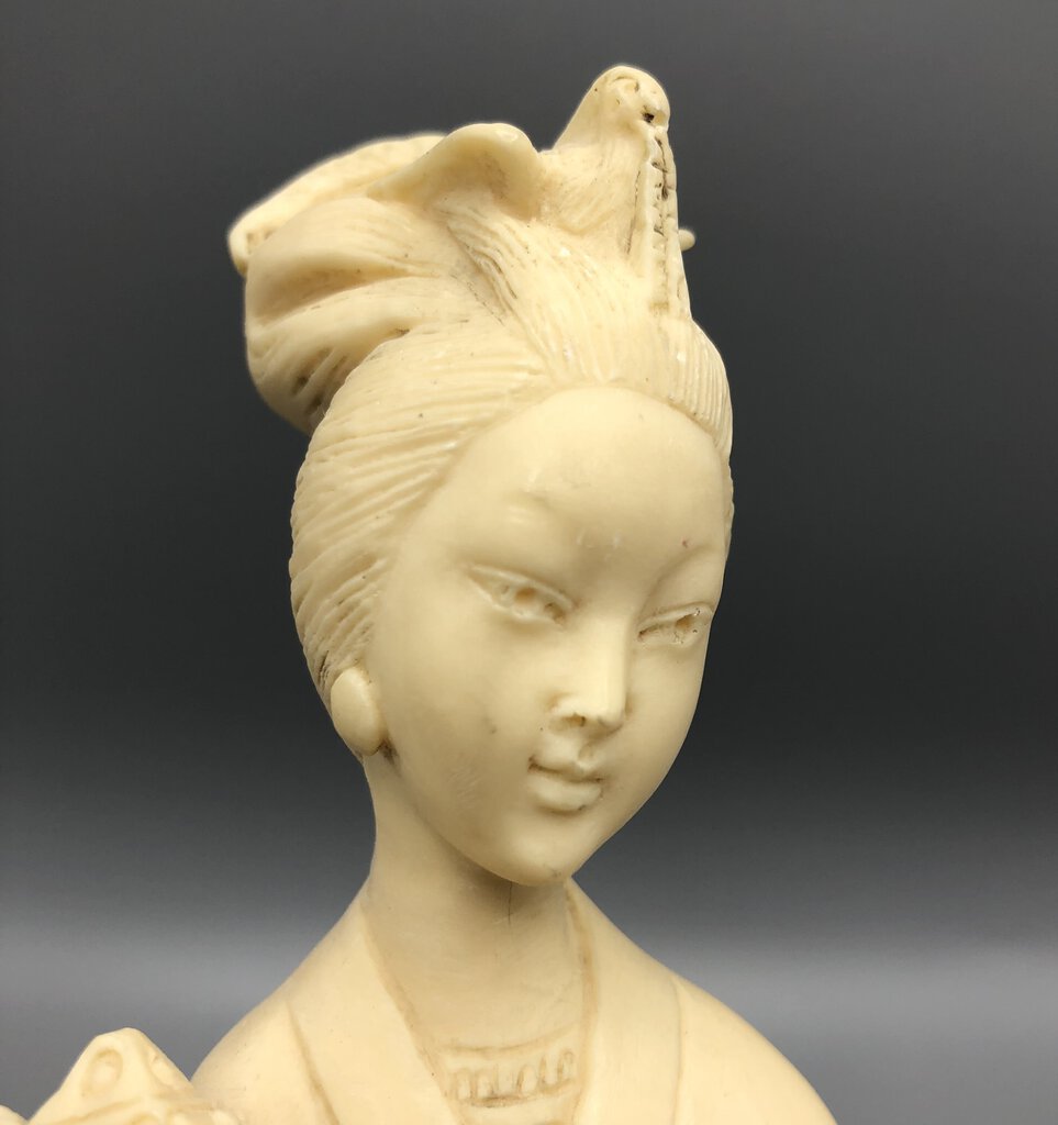 Santini Composite Resin “Ivorina” Asian Geisha Figurine /b