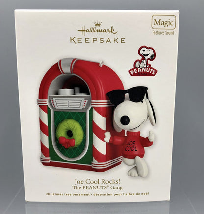 2012 Hallmark Keepsake Magic Ornament Peanuts Gang JOE COOL ROCKS /b