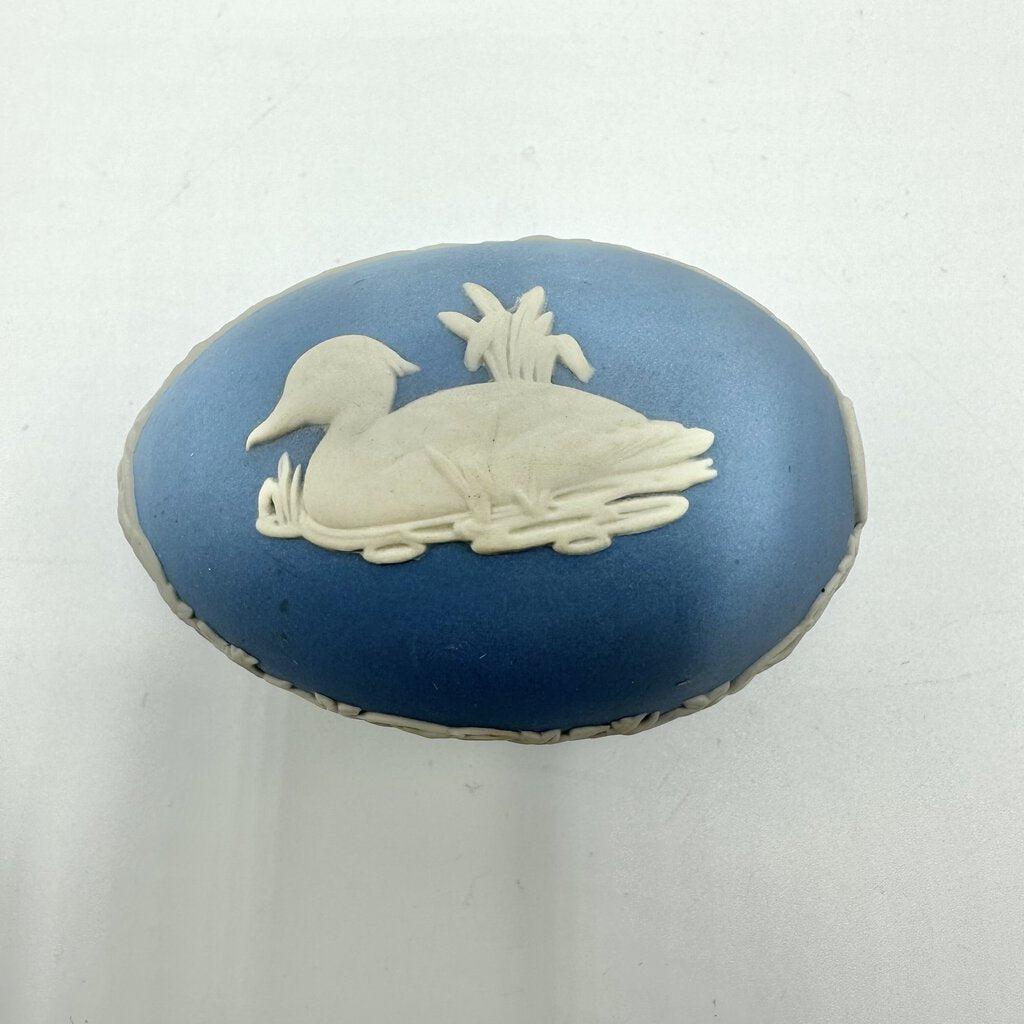 Vintage Wedgwood Blue Jasperware 1979 Easter Egg Trinket Box Duck /cb