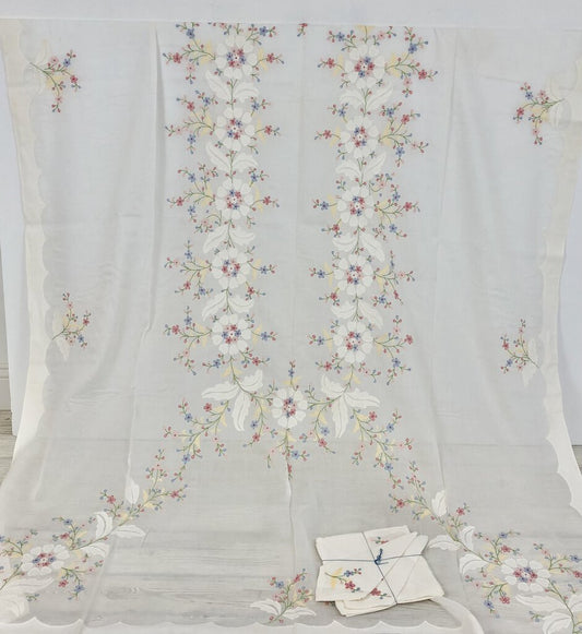 Vtg Large Embroidered Linen Tablecloth w/ Matching Napkins /b