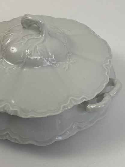 Hutchenruether Gelb Bavaria White 8.5” Handled Covered Vegetable/Casserole Dish /rb