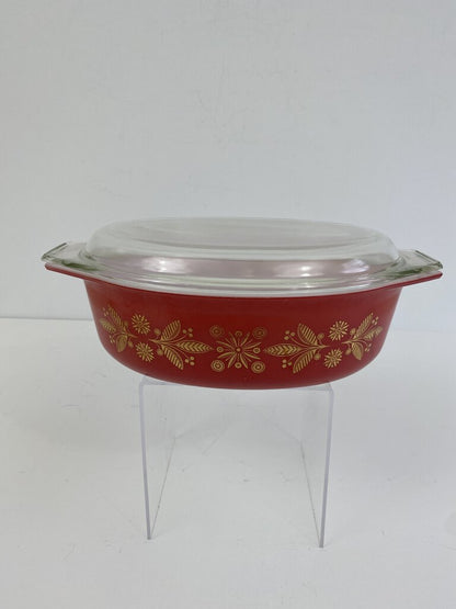 Vintage Pyrex Christmas Golden Poinsettia Red Oval Covered Casserole 2.5 Qt. /rb