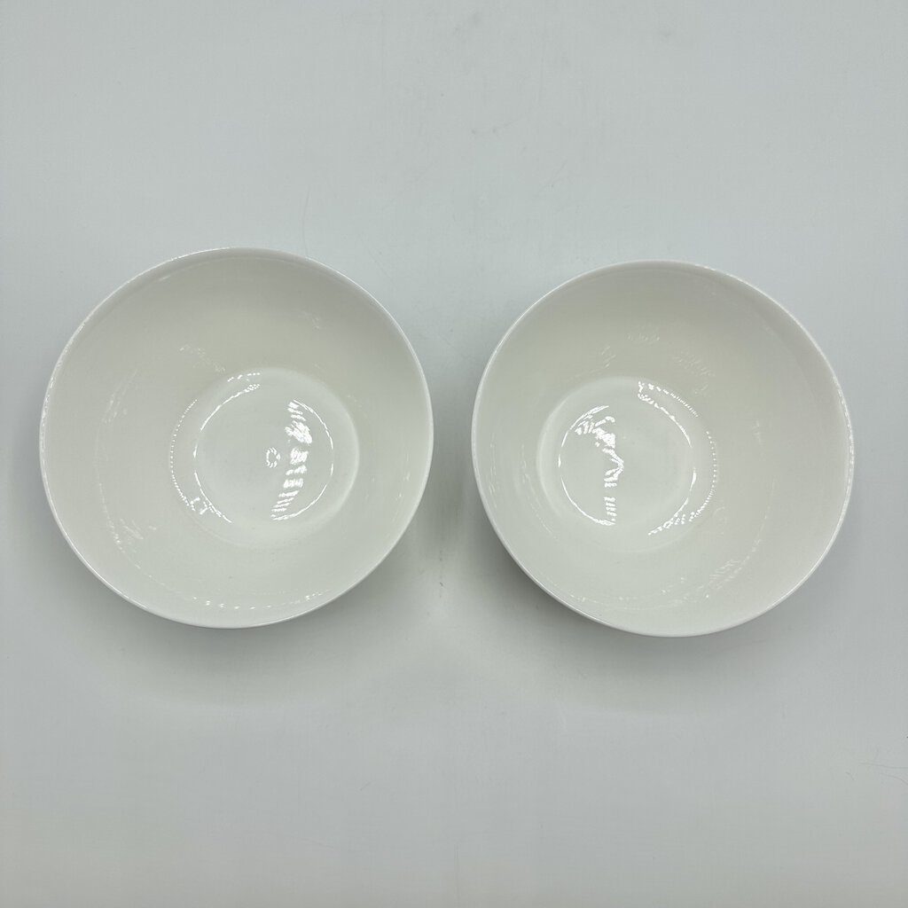 Set Of 2 Wedgwood Intaglio White Bone China 5 1/2 Inch All Purpose Bowls Made In England /cb