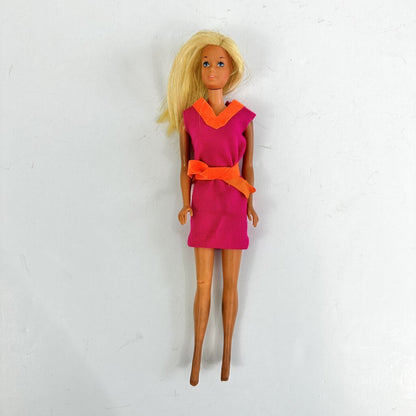 Vintage Sunset Malibu Barbie In World Of Barbie Doll Case w/Handmade Outfits /cb