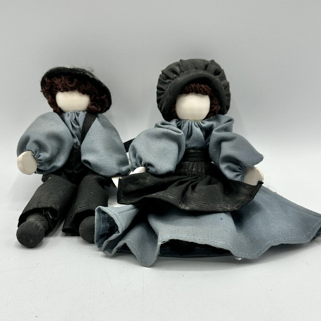 Vintage Handmade Traditional Faceless Amish Clothespin Dolls Boy and Girl /cb