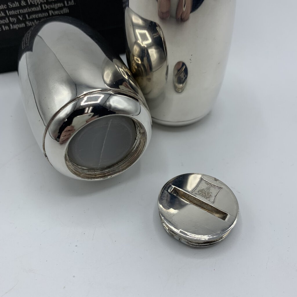 DANSK Silverplated and Weighted Salt & Pepper Shakers /hgo