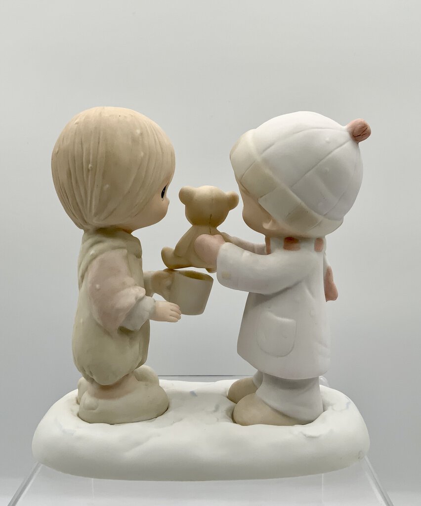 Jonathon & David Precious Moment “Christmastime is for Sharing” figurine /AH