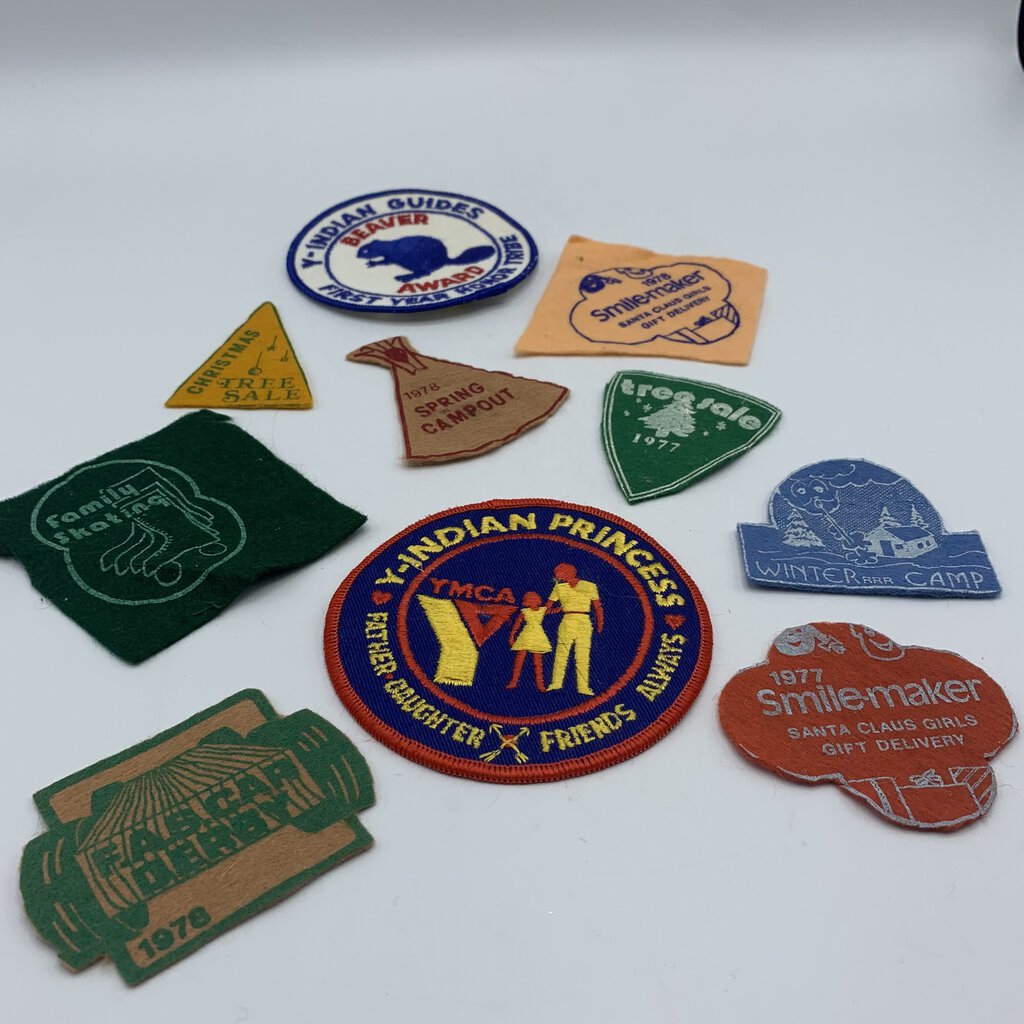 Lot of 10 Vintage Felt & Embroidered Patches /hge