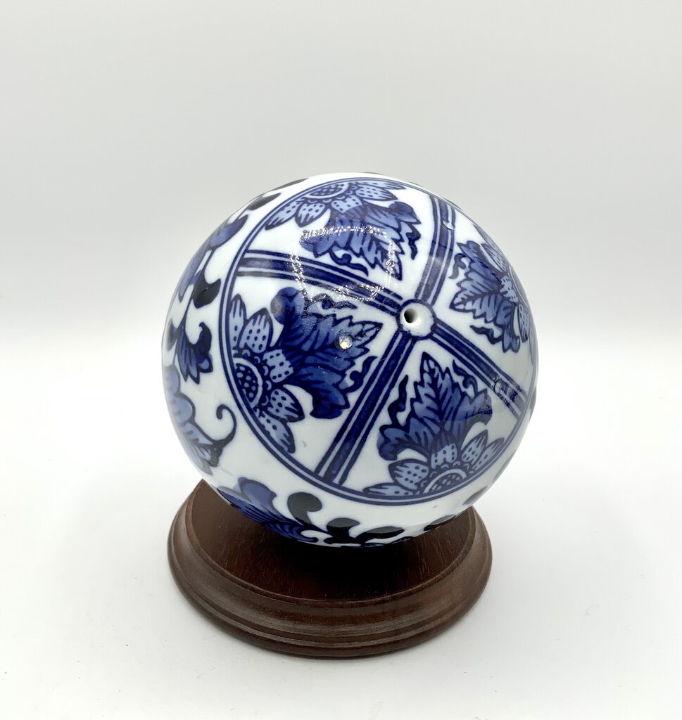 Antique Chinoiserie Blue and White Carpet Ball /ah