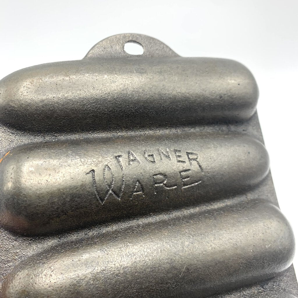Vintage Cast Iron Wagner Ware Cornbread Pan /hge