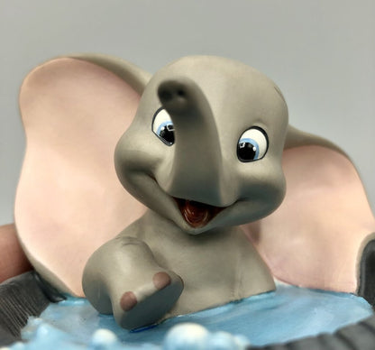 Disnet WDCC Dumbo “Simply Adorable” Collectible Figurine /b