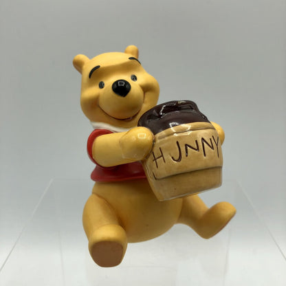 Disney WDCC Winnie the Pooh and the Honey Tree Membership Figurine /b